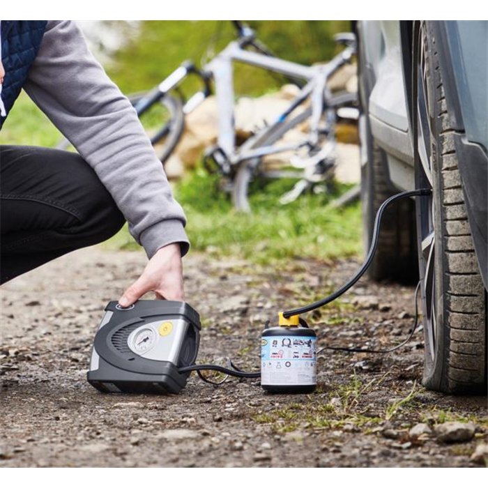Kit ripara pneumatici con liquido sigillante